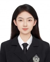 施海清给女儿的实名相亲网形象照